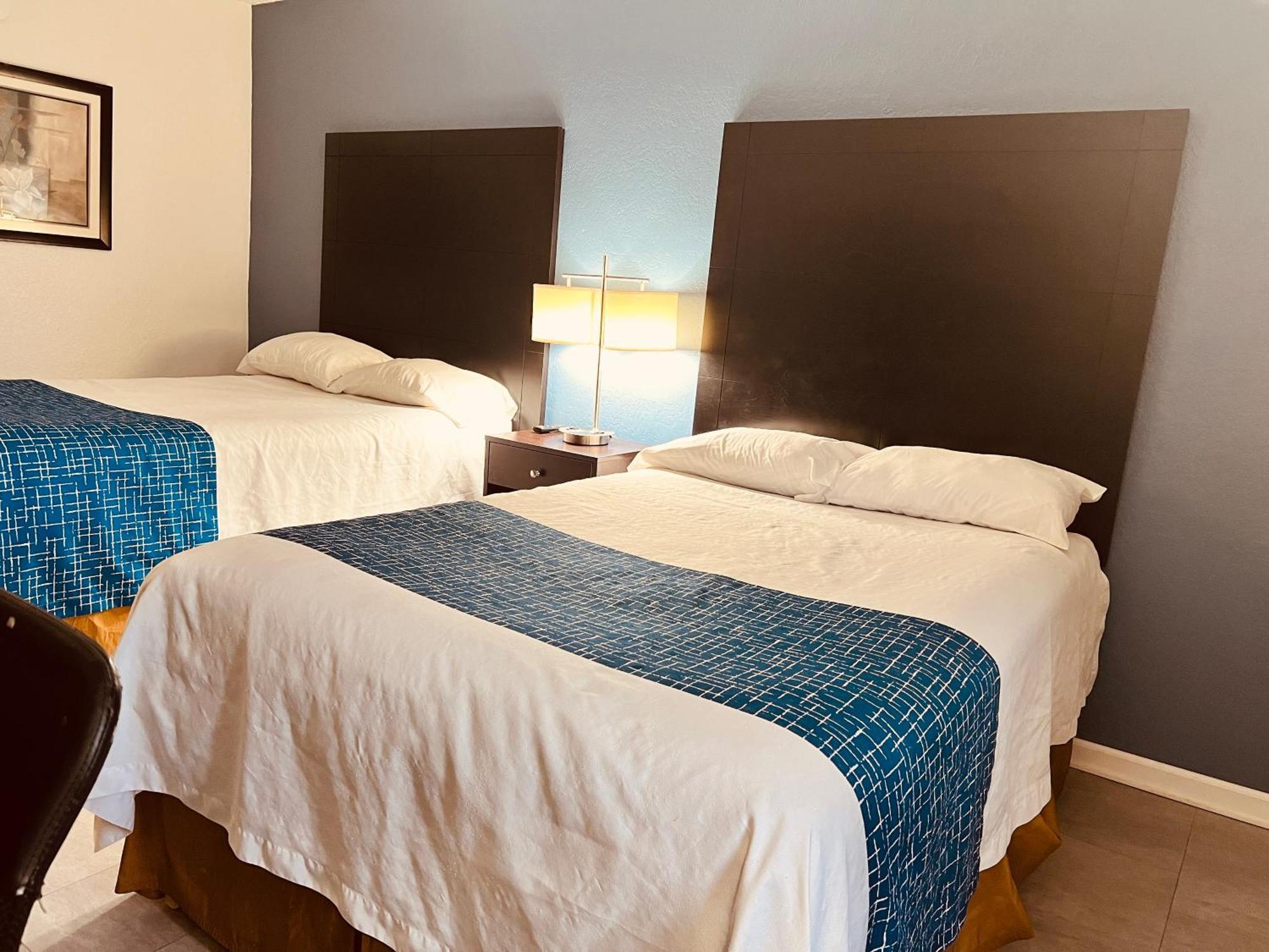 Travelodge By Wyndham Valleyfair Шакопі Екстер'єр фото