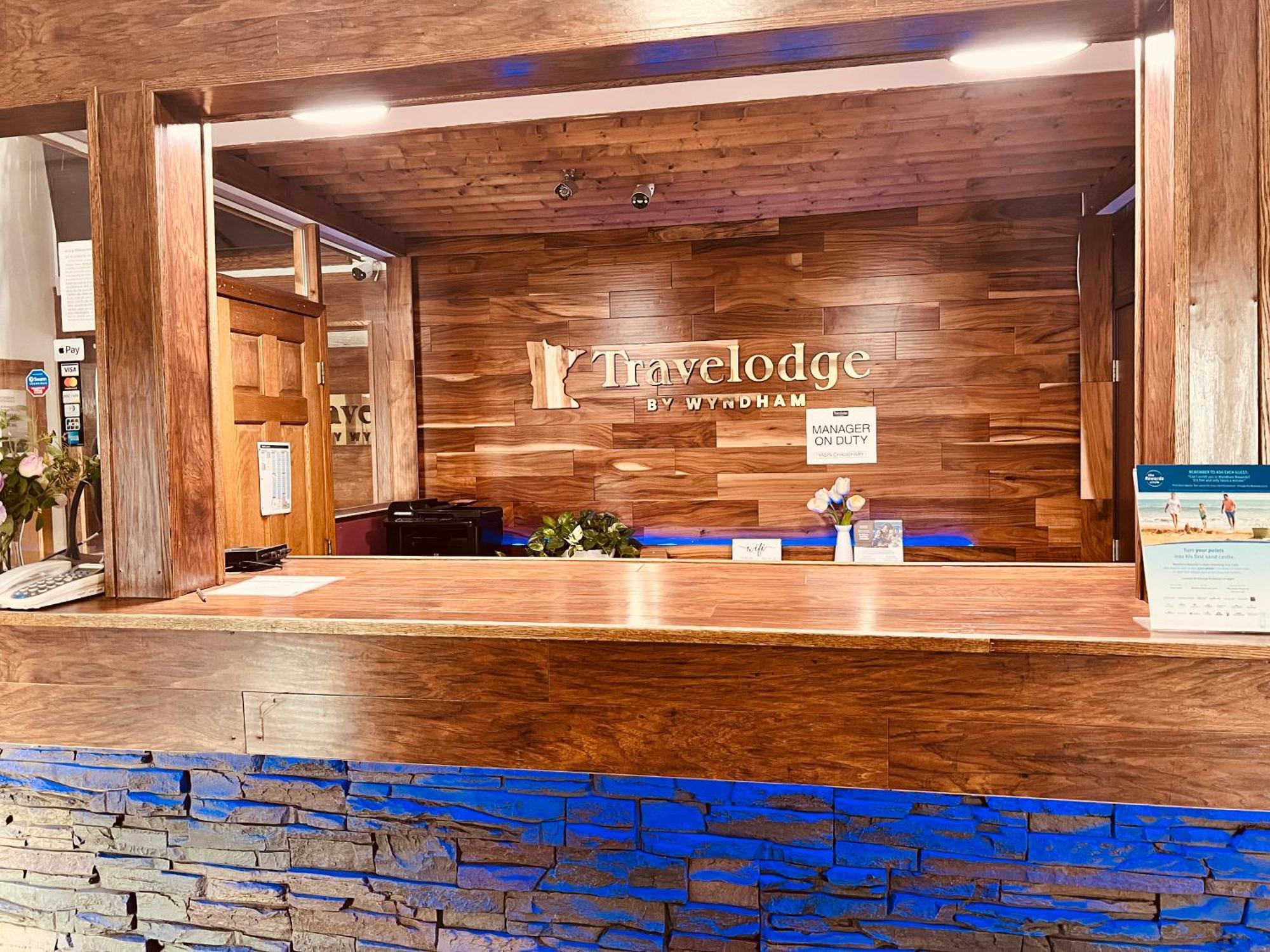 Travelodge By Wyndham Valleyfair Шакопі Екстер'єр фото